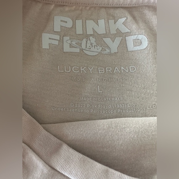 LUCKY BRAND Women’s Pink Floyd Tour '87 Boyfriend Tee-Peach whip - Large - Picture 6 of 6